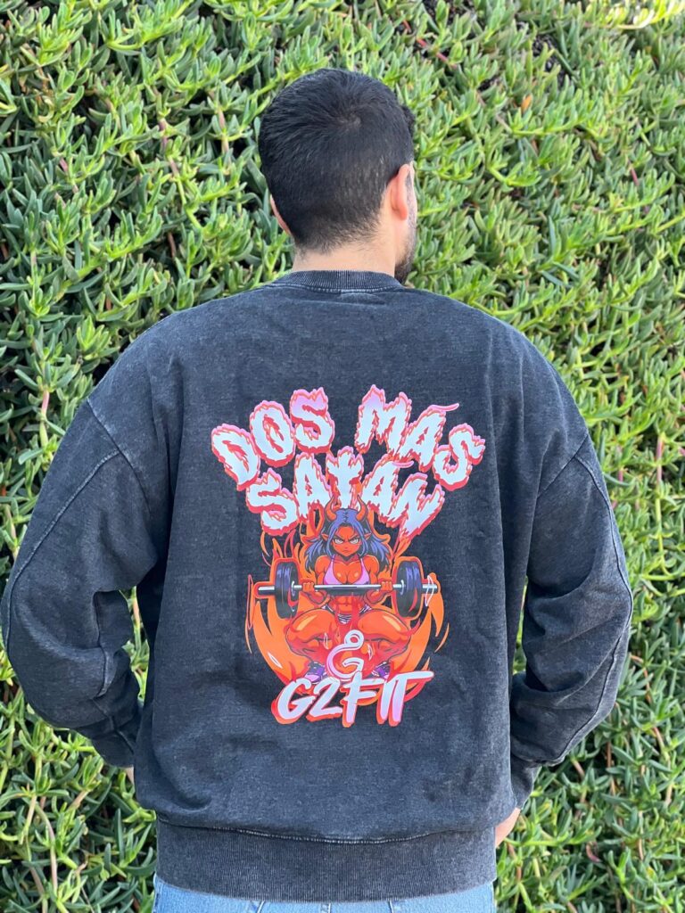 chico con una sudadera